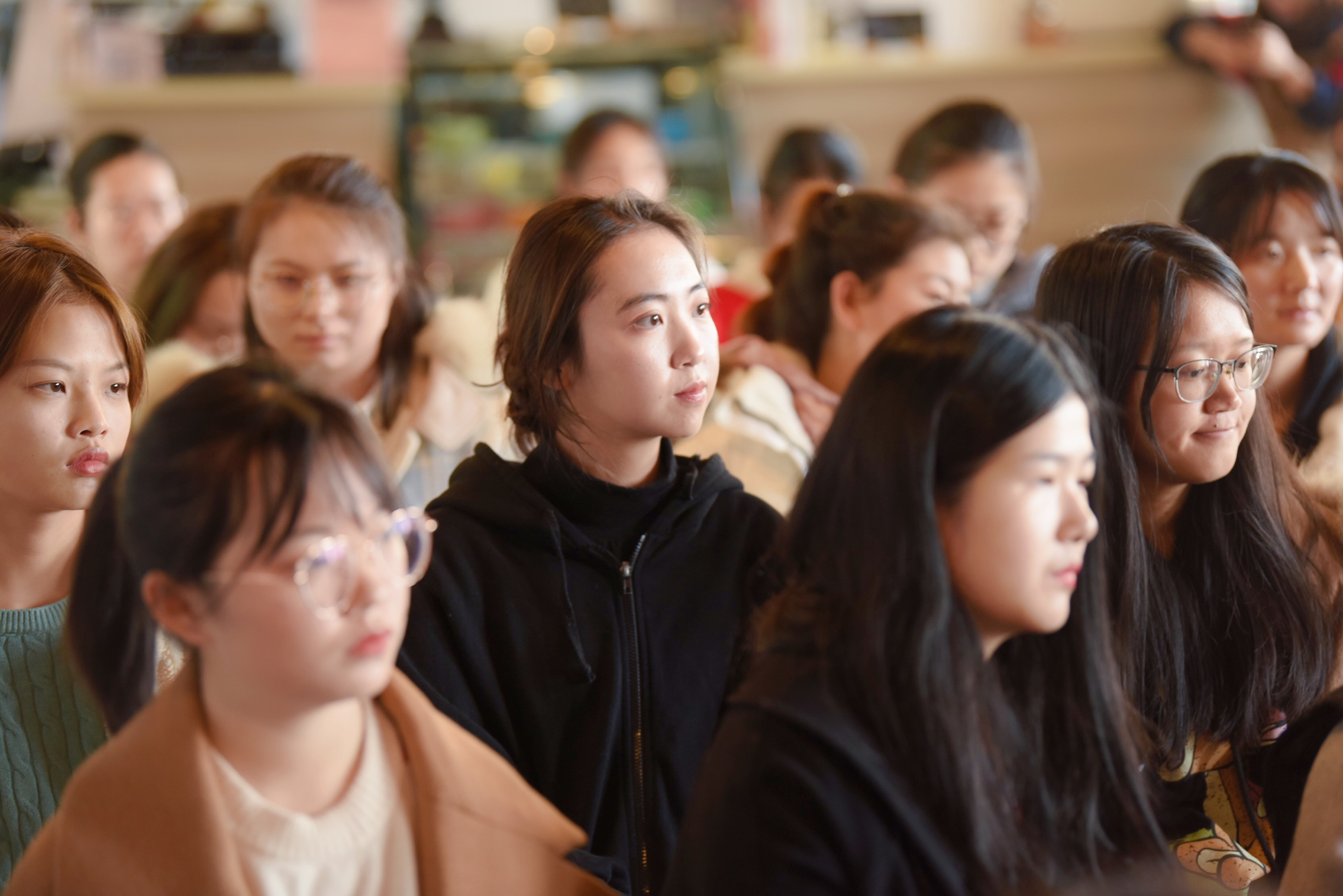 一大学生-都是营销-4S店员-喜提-劳斯莱斯！当网红真好赚钱 (一位大学生)